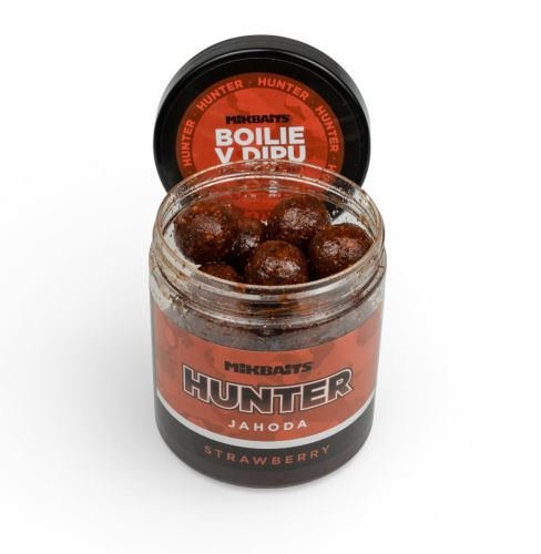 Mikbaits Boilie v dipu Hunter Jahoda 250ml